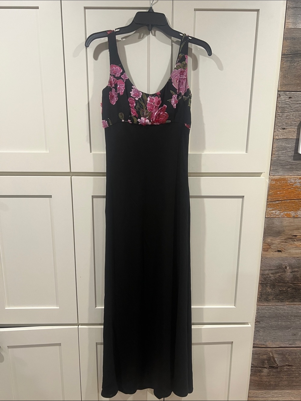 Kay Unger Vintage Floral Embroidered Scoop Neck Column Maxi Dress Black Size 4